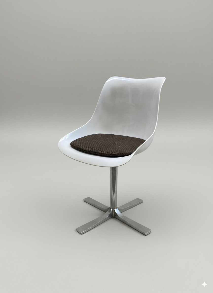 Chaise Tulipe Roche Bobois plastique moulé & piètement cruciforme chromé