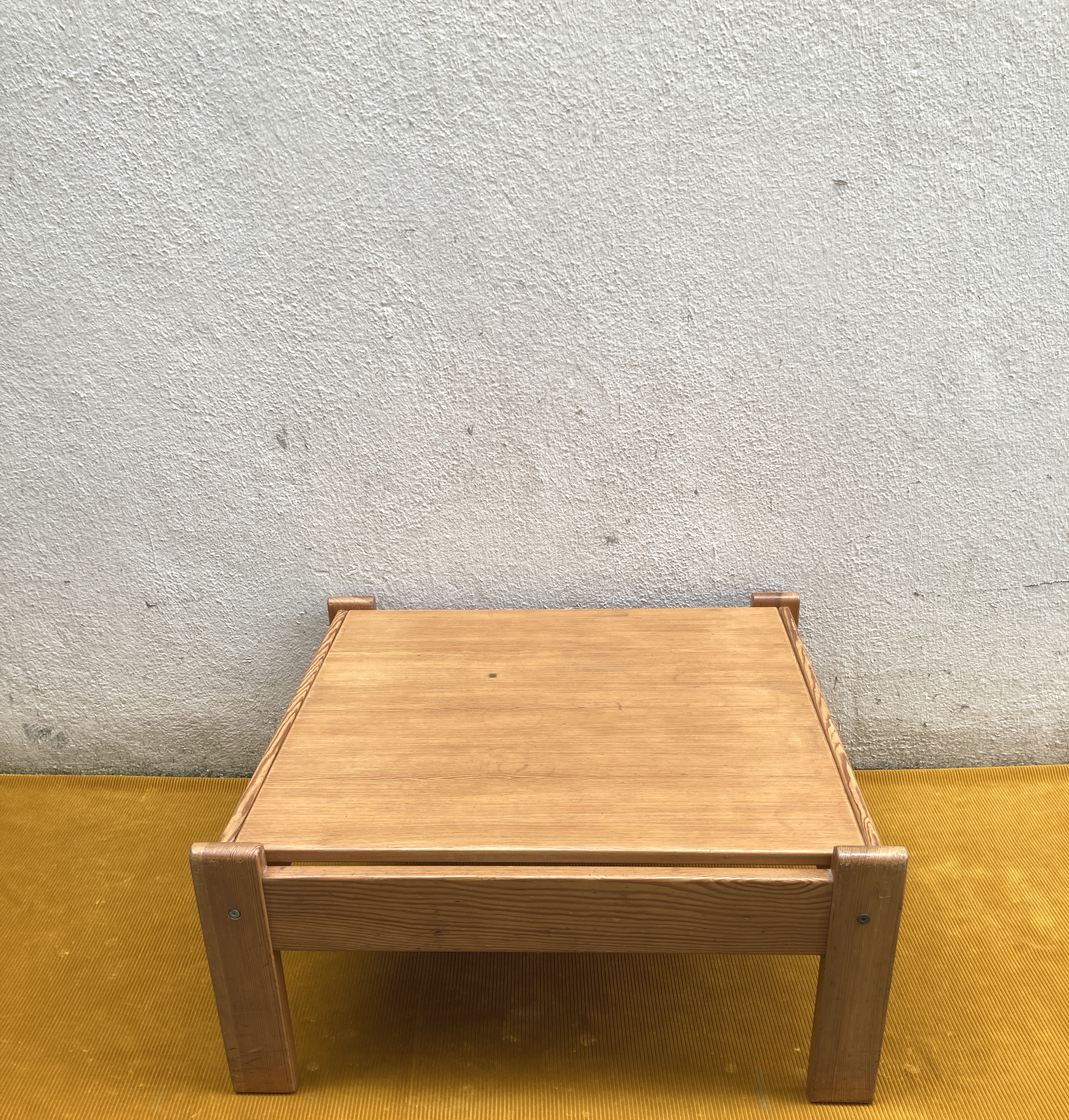 Table basse vintage en pin massif 