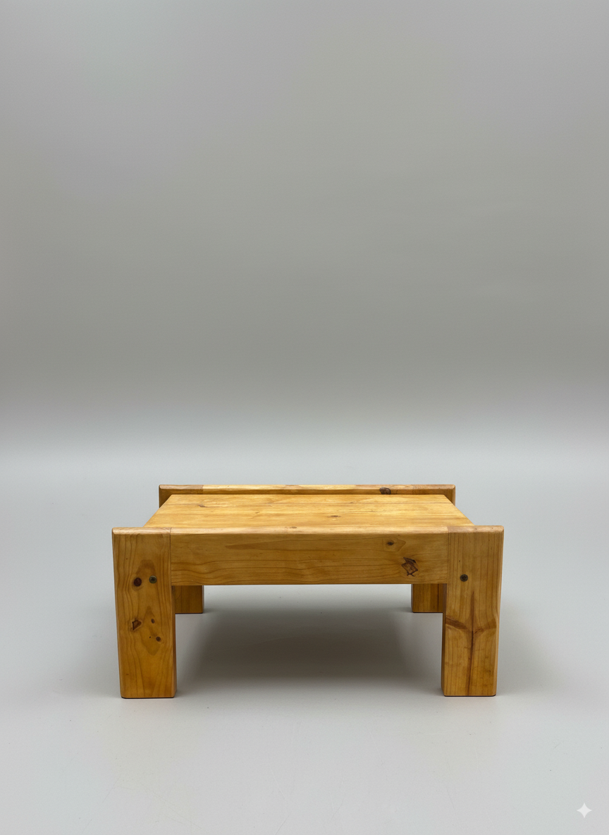 Table basse vintage en pin massif – design brutaliste rustique 