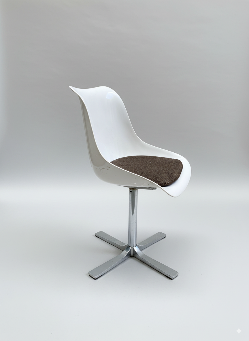 Chaise Tulipe Roche Bobois plastique moulé & piètement cruciforme chromé