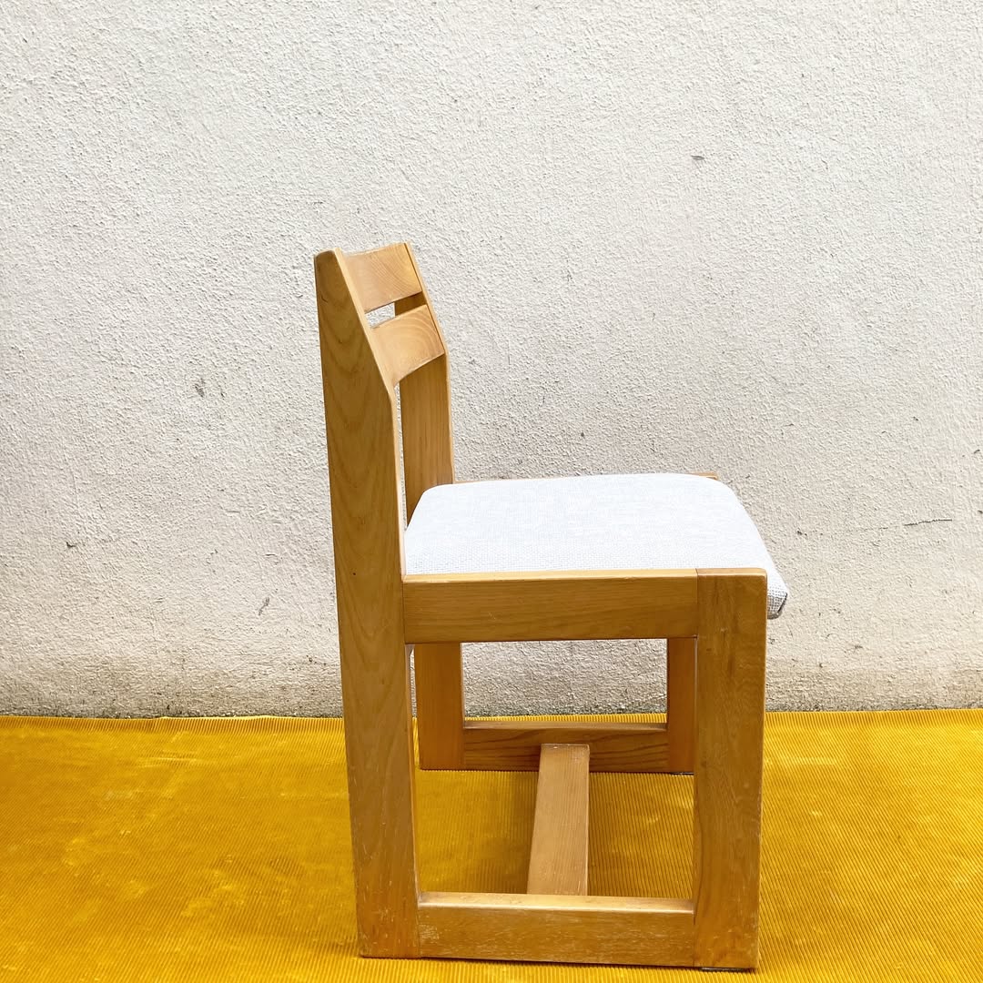 Chaises Maison Regain – Sculpturales & solaires : Blanc cassé ou Rouille