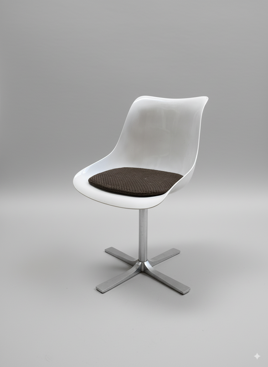 Chaise Tulipe Roche Bobois plastique moulé & piètement cruciforme chromé