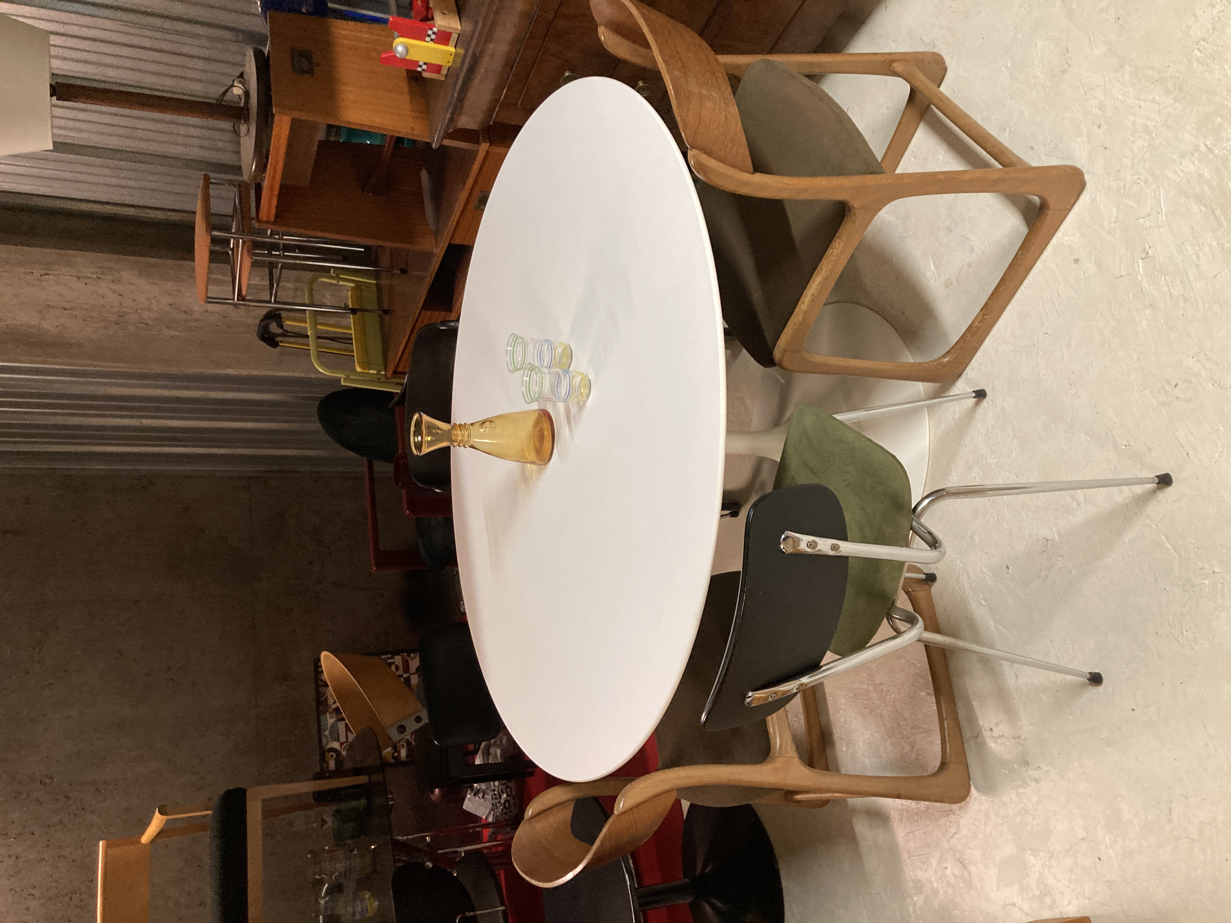 Table Tulipe 137 cm par Eero Saarinen pour Knoll