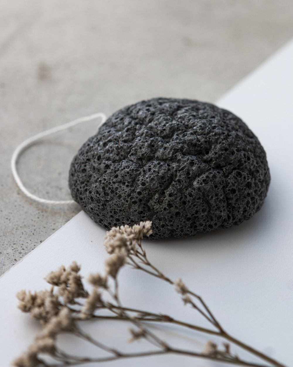 USU Esponja Konjac Purifying con ceniza activa de bambú