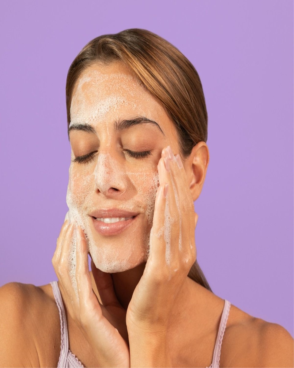 Apivita Limpiador & Desmaquillante Sólido Rostro y Ojos 80 gr.