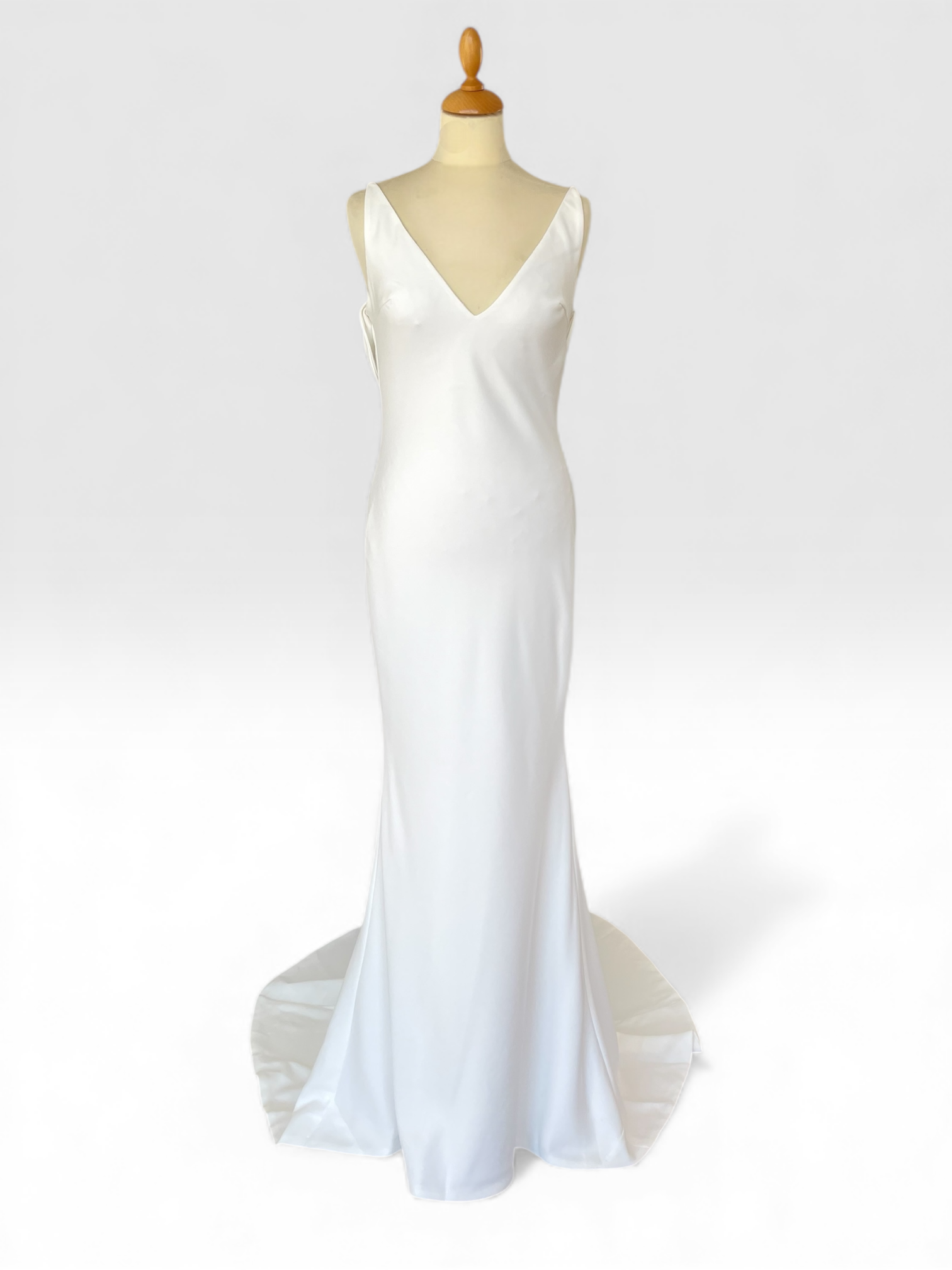 Robe de mariée sirène minimaliste – Crêpe ivoire & dos drapé