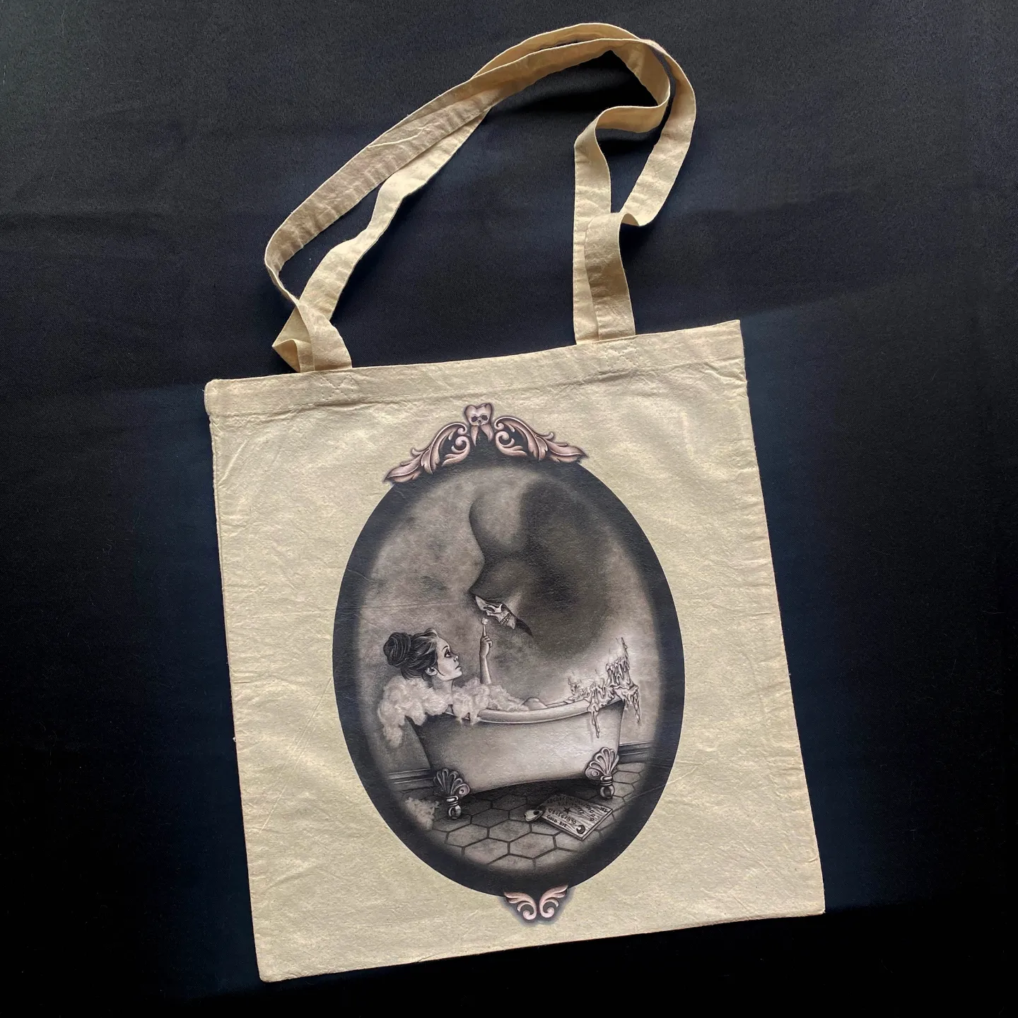 Tote Bag "CUANDO TE SUSURRAN AL OIDO"