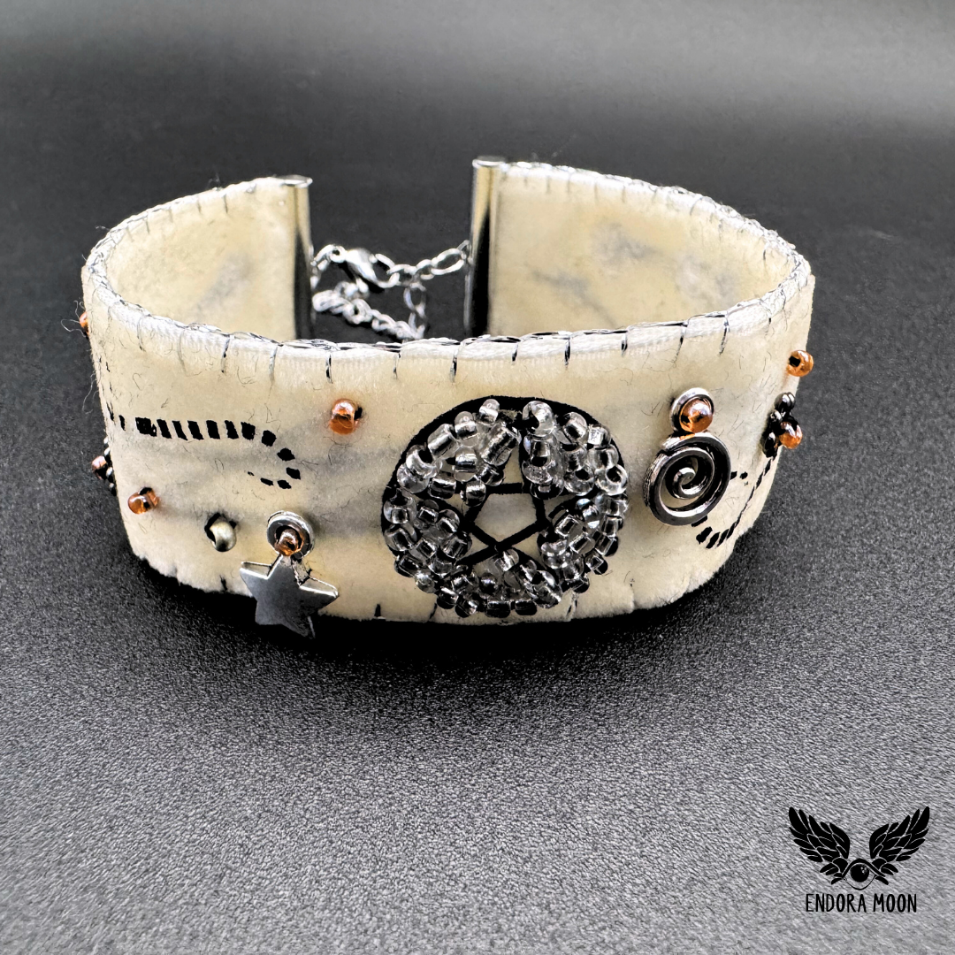 Pulsera Wicca Moon – Pentáculo y espirales