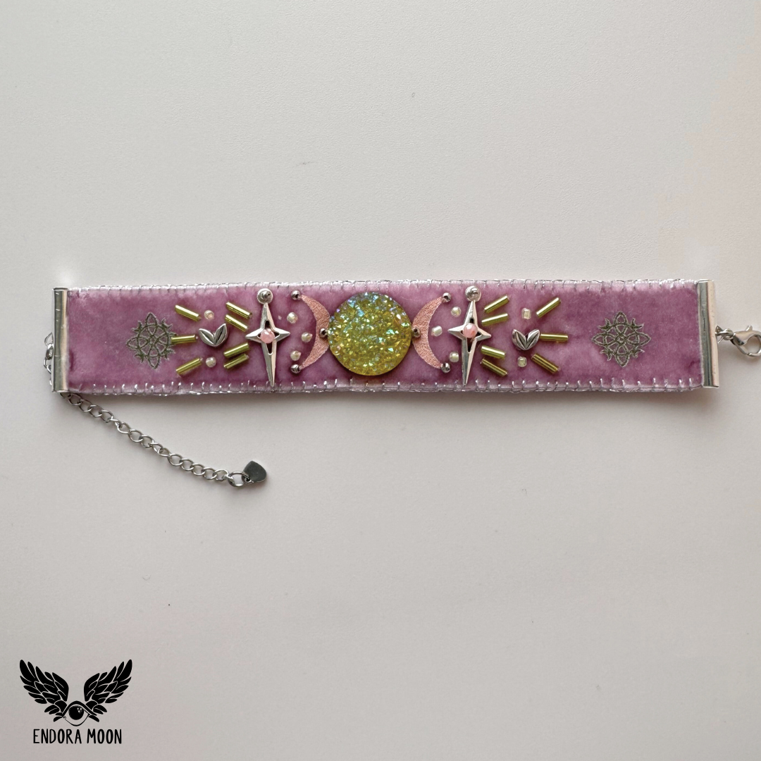 Pulsera Wicca Moon –  Triplediosa y estrellas
