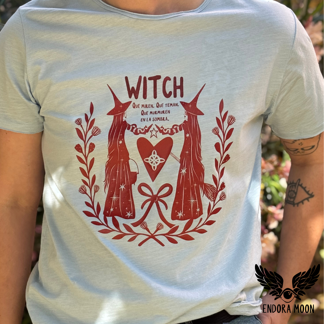 Camiseta witch azul y rojo