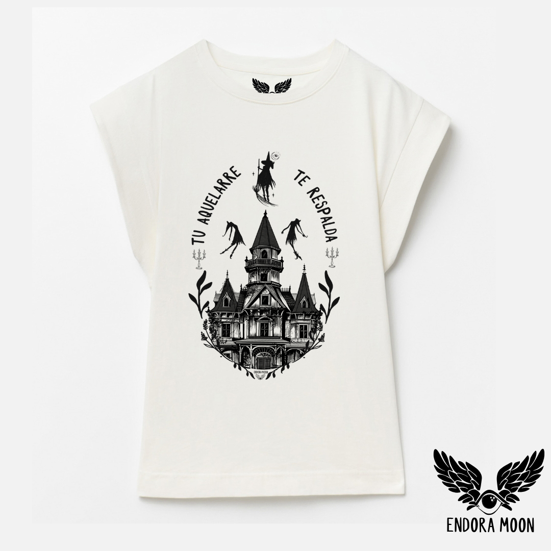 Camiseta Aquelarre, manga corta cuello caja