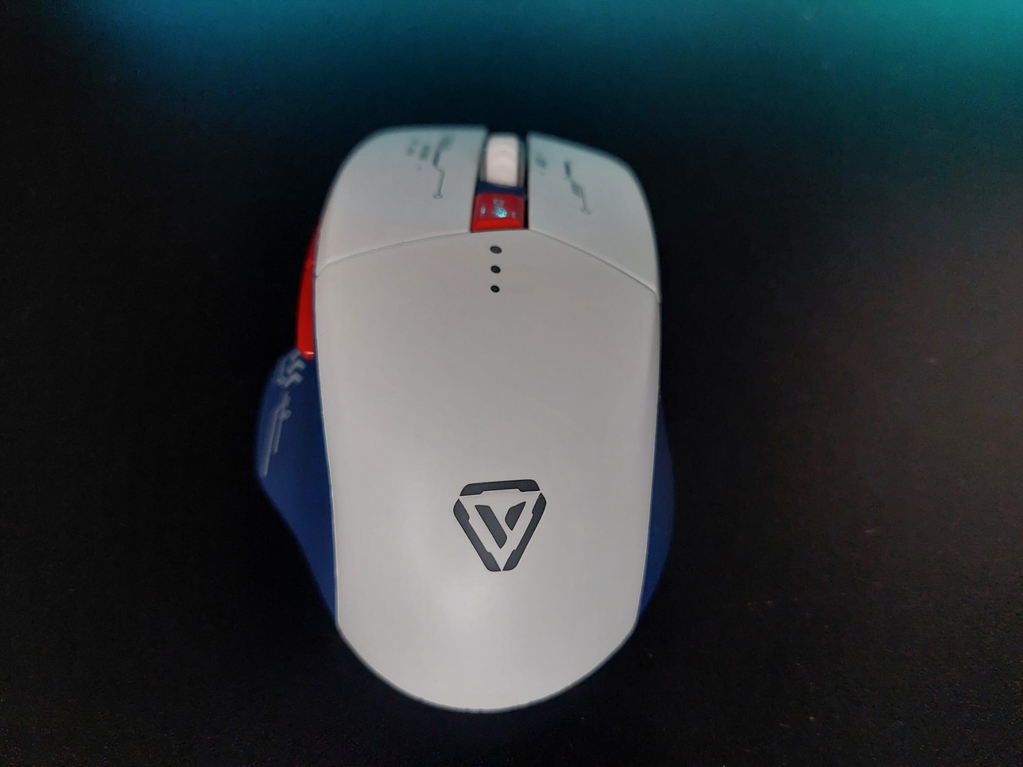 Ergonomic Mouse DPI 1600 Game Gaming 2.4G Wireless Mouse.Charging battery.
