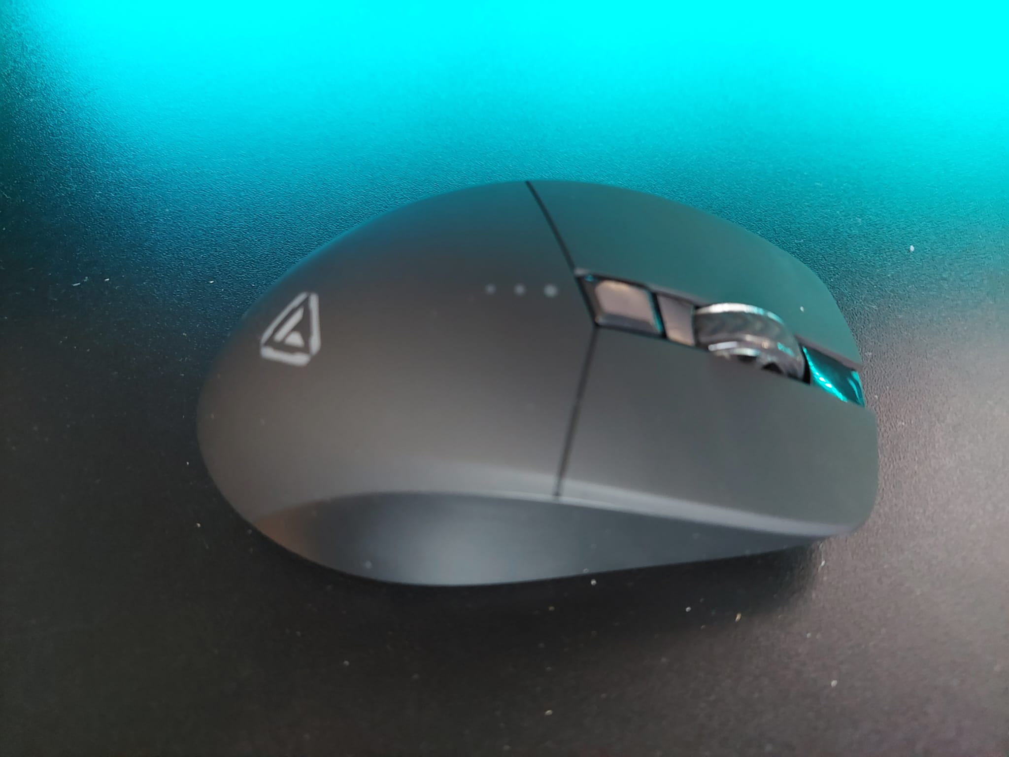 Ergonomic Mouse DPI 1600 Game Gaming 2.4G Wireless Mouse.Charging battery.