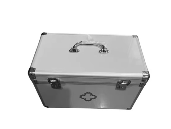 Mallette médicale pour rangement des instruments et médicaments 