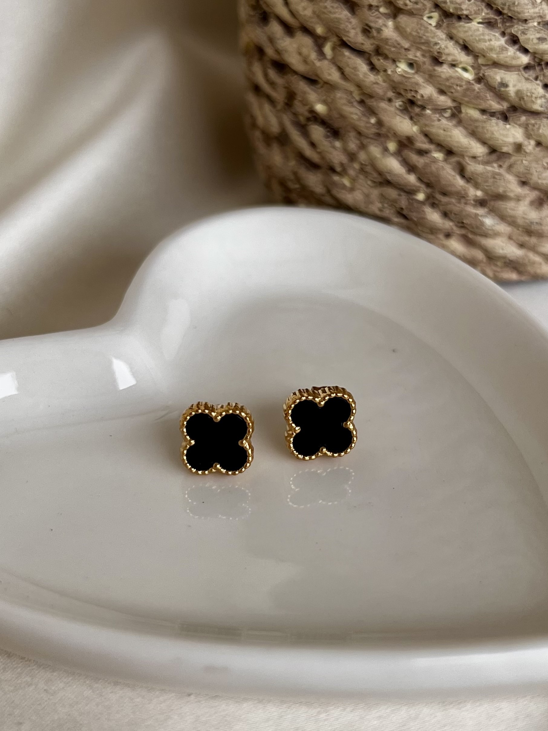 Aretes Eva Dorados