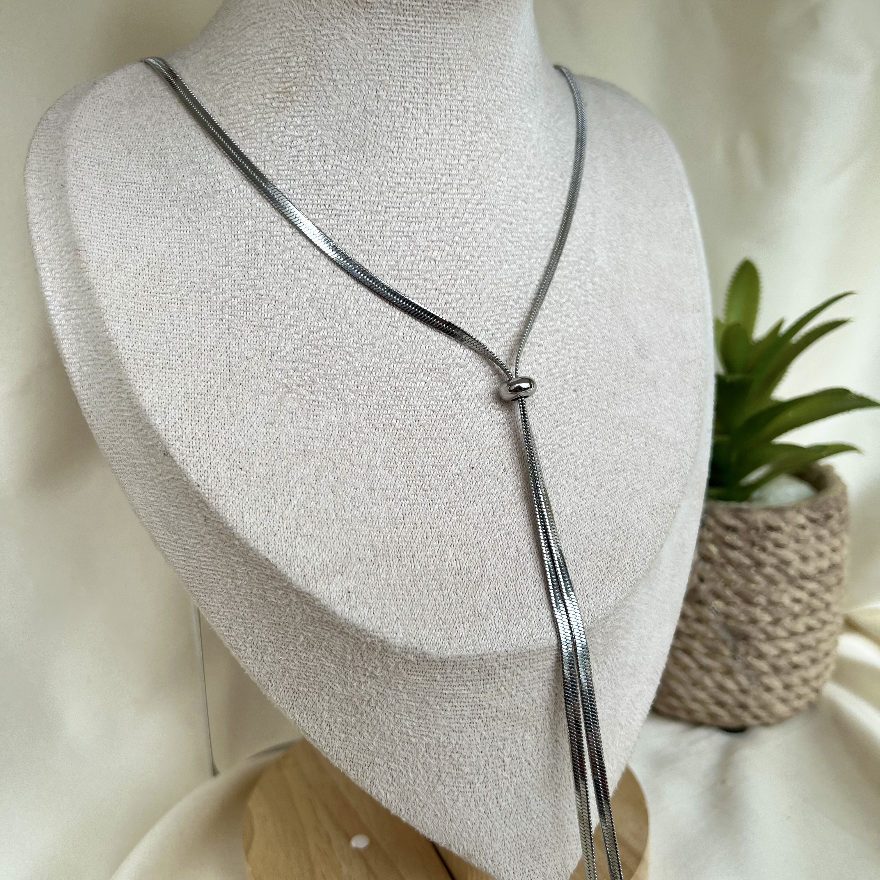 Collar Bowtie Plateado