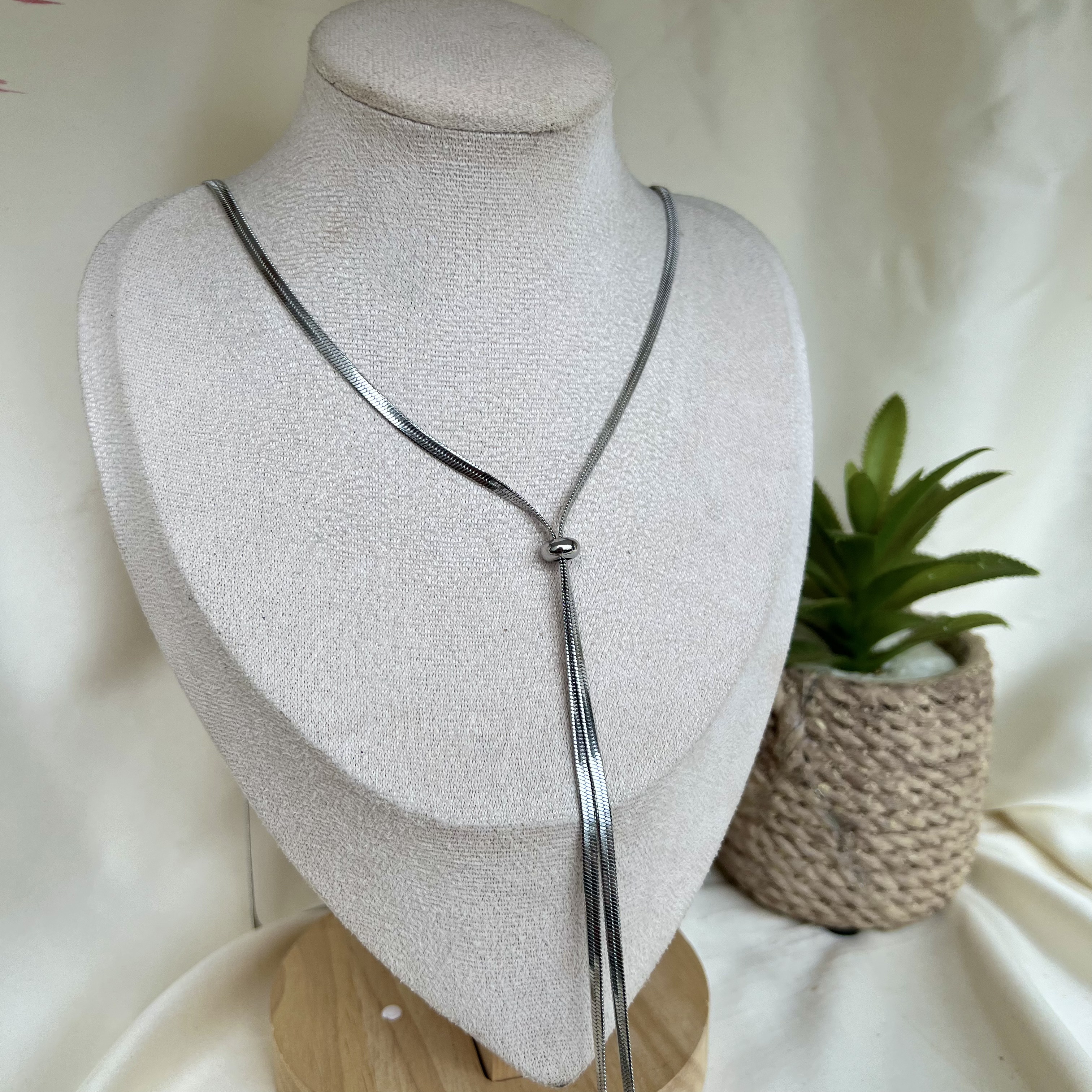 Collar Bowtie Plateado