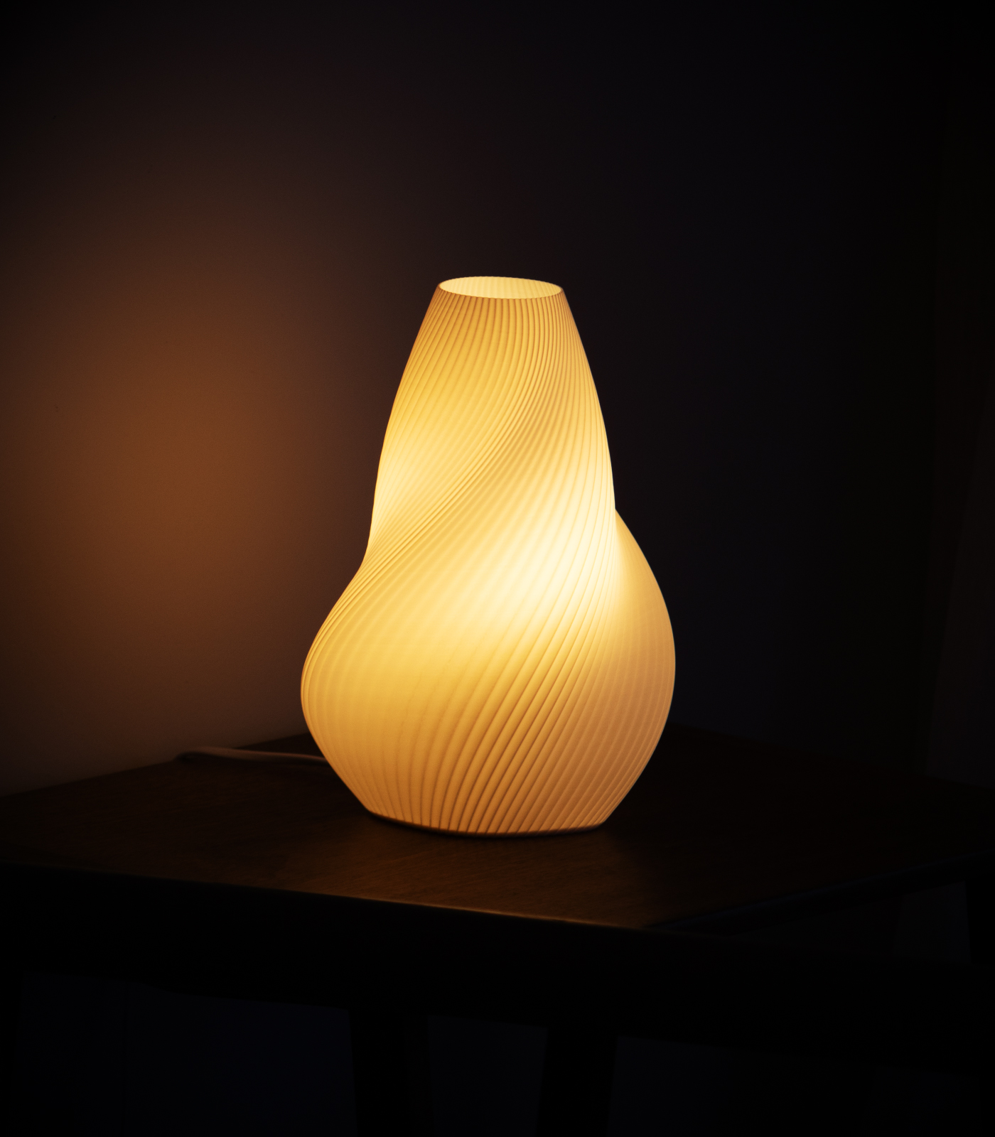 Ray - available in white and ivory