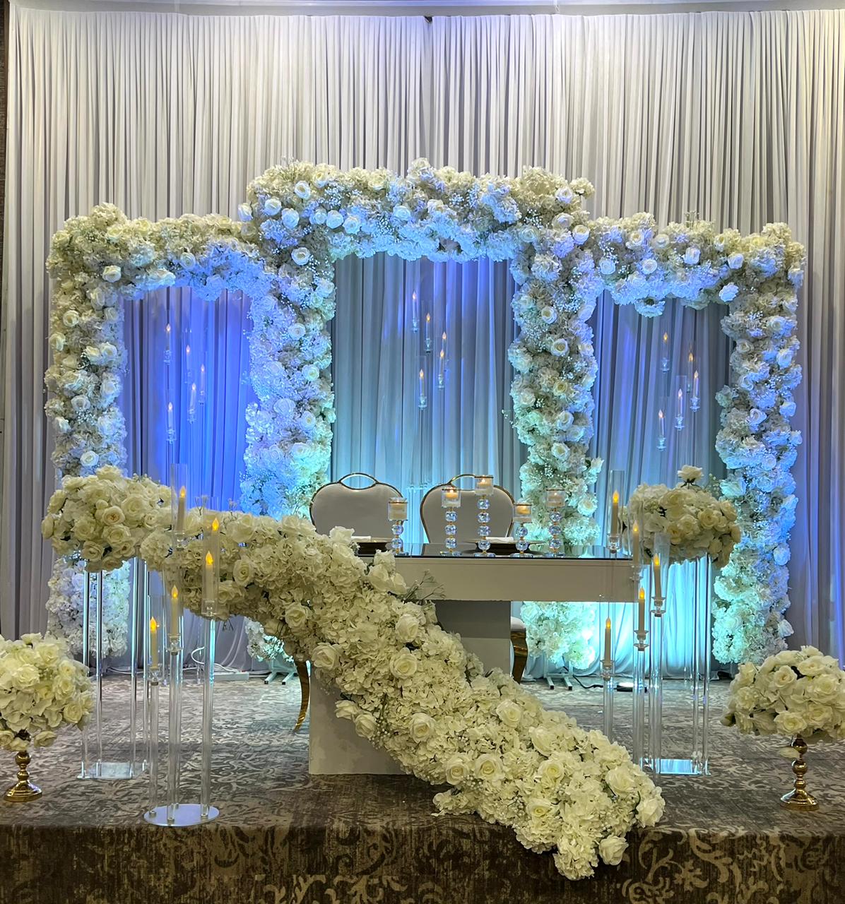 Elegant Wedding Arch and Table Setup