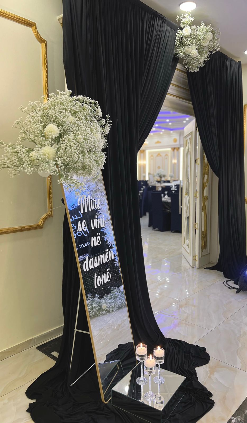 Elegant Wedding Entrance Decor