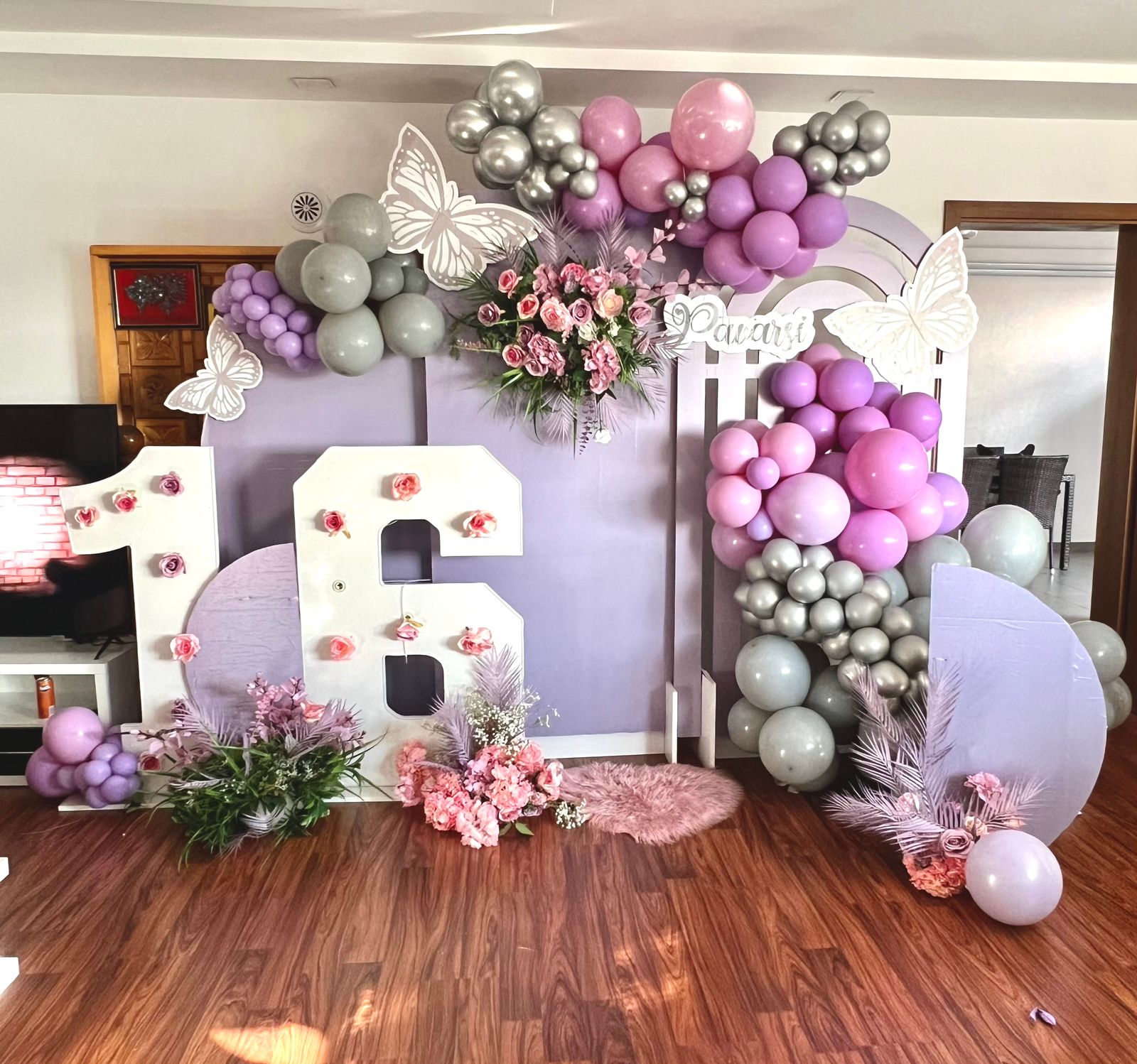 Sweet 16 Birthday Decoration Setup