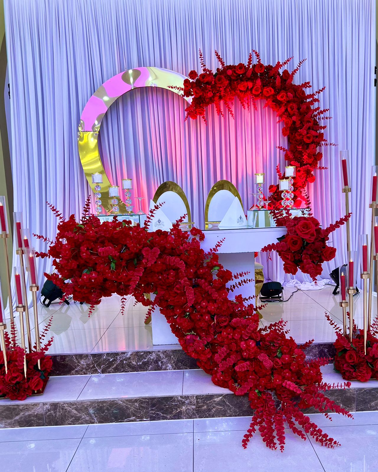 Elegant Wedding Arch Decor