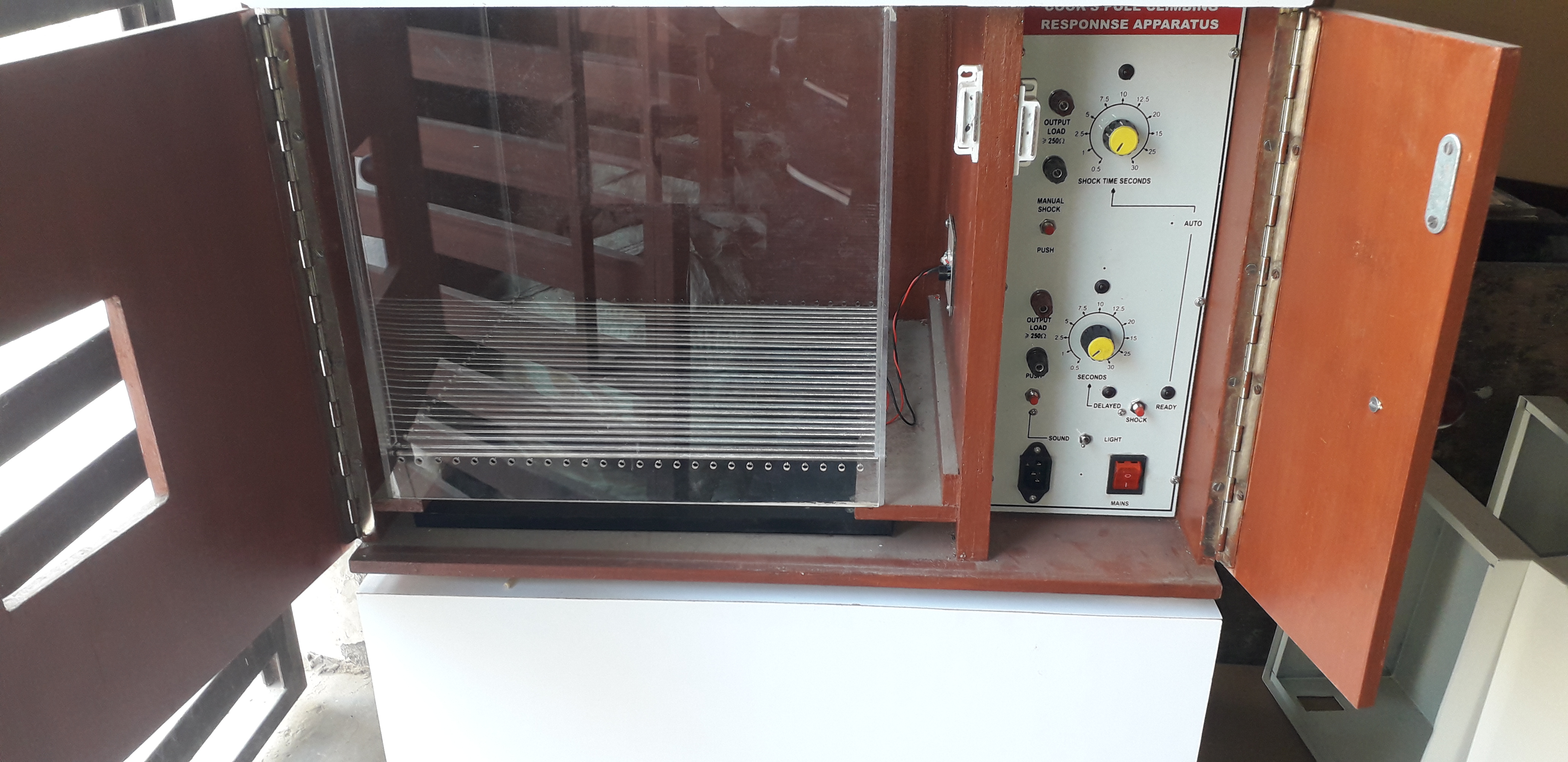 Pole Climbing Apparatus