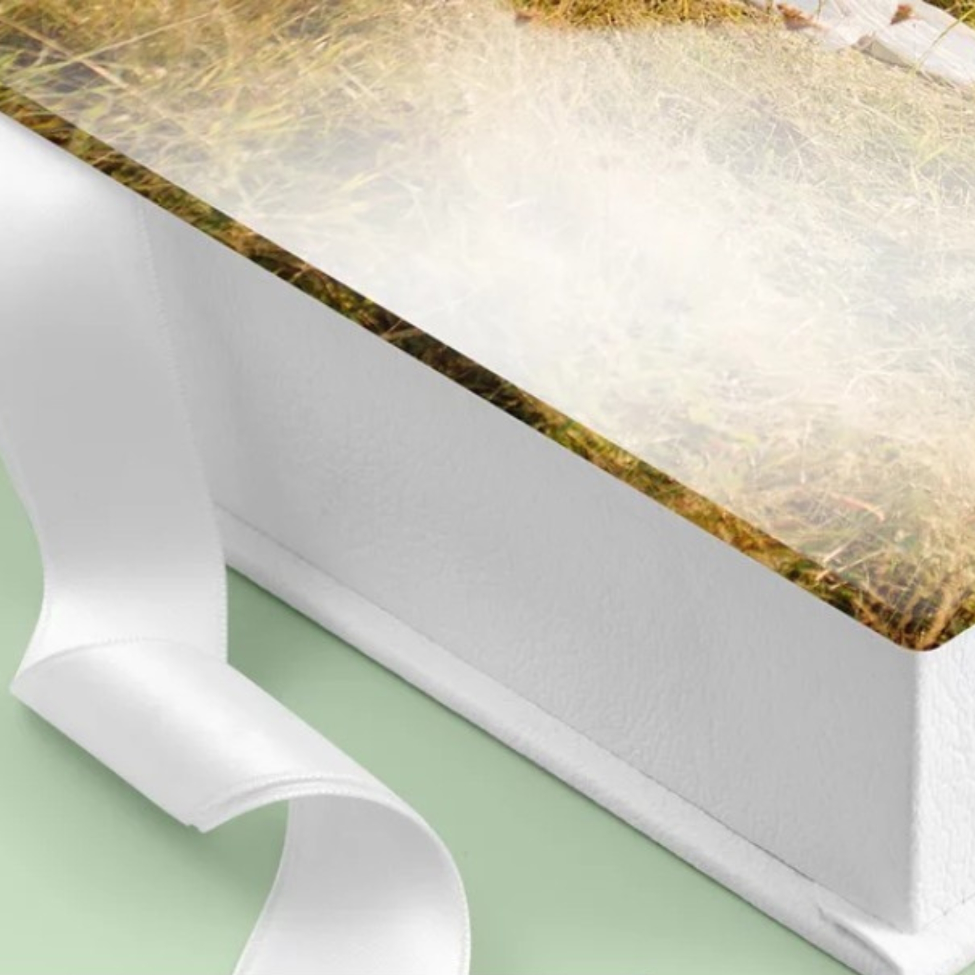 Prabangi rankų darbo dovanų dėžutė, akrilas + balta oda, formatas 21x21