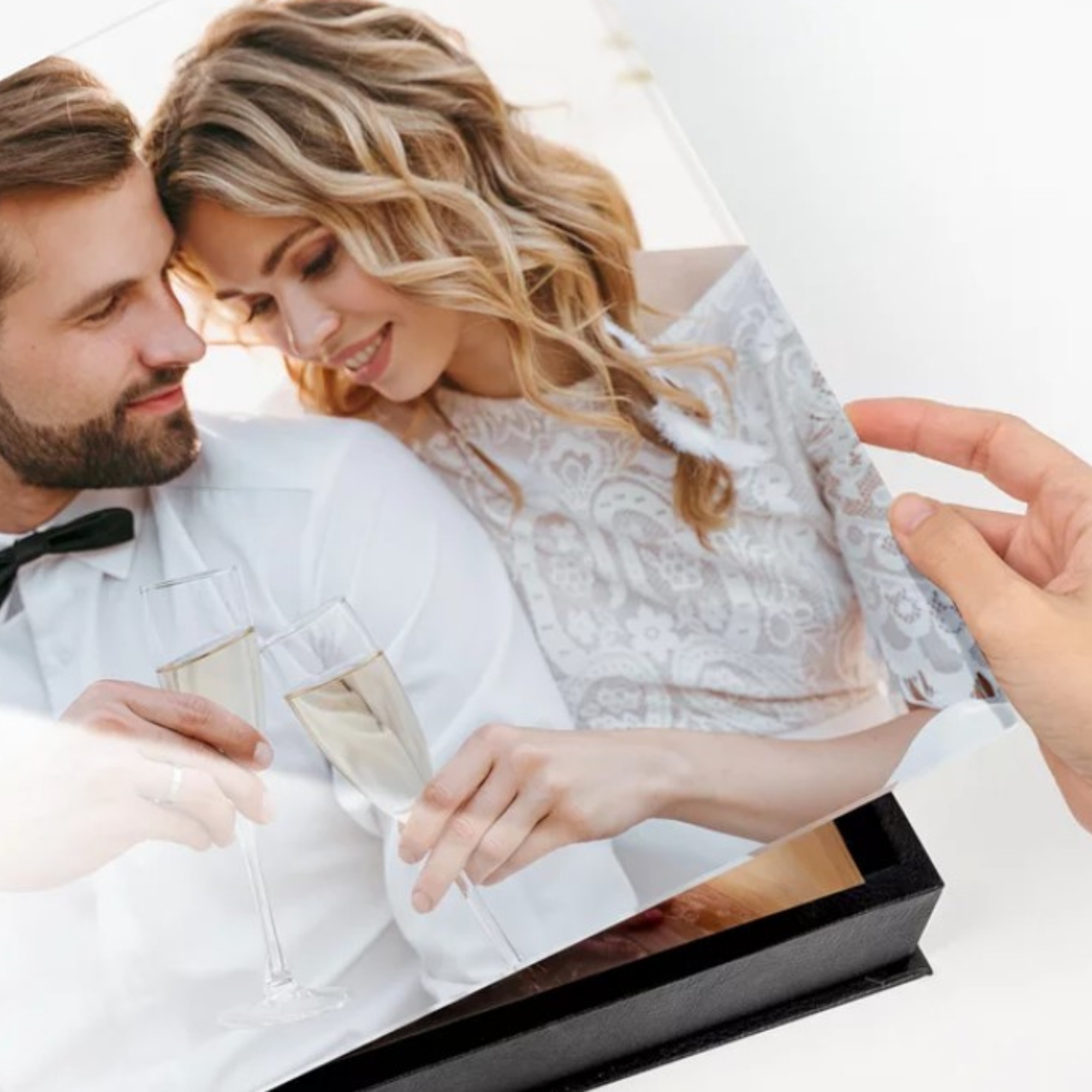 Prabangi rankų darbo dovanų dėžutė, akrilas + juoda oda, formatas 30x30