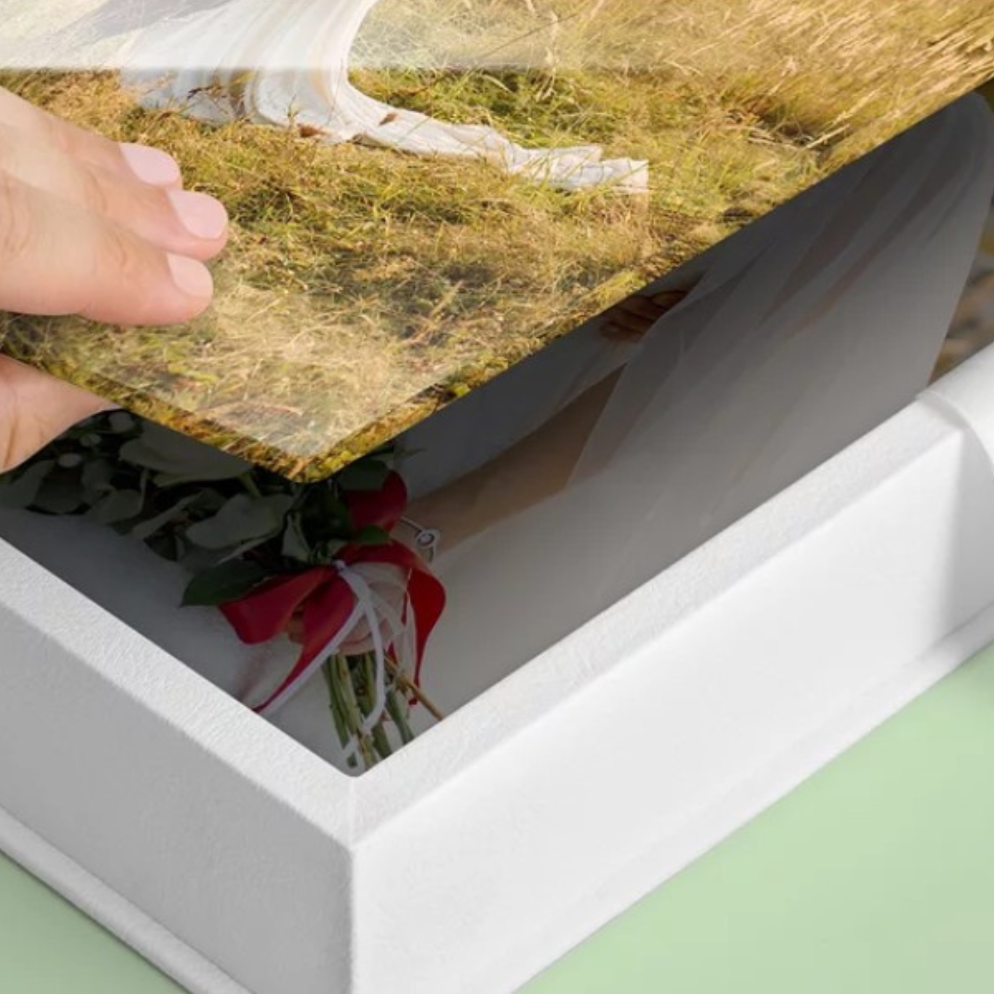 Prabangi rankų darbo dovanų dėžutė, akrilas + balta oda, formatas 30x30