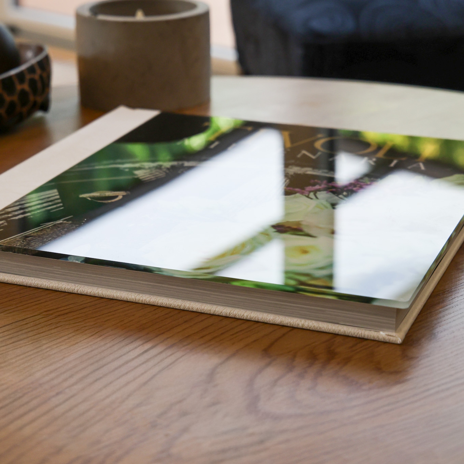 Delux fotolbumas akrilas + balta oda, 21x21 formatas