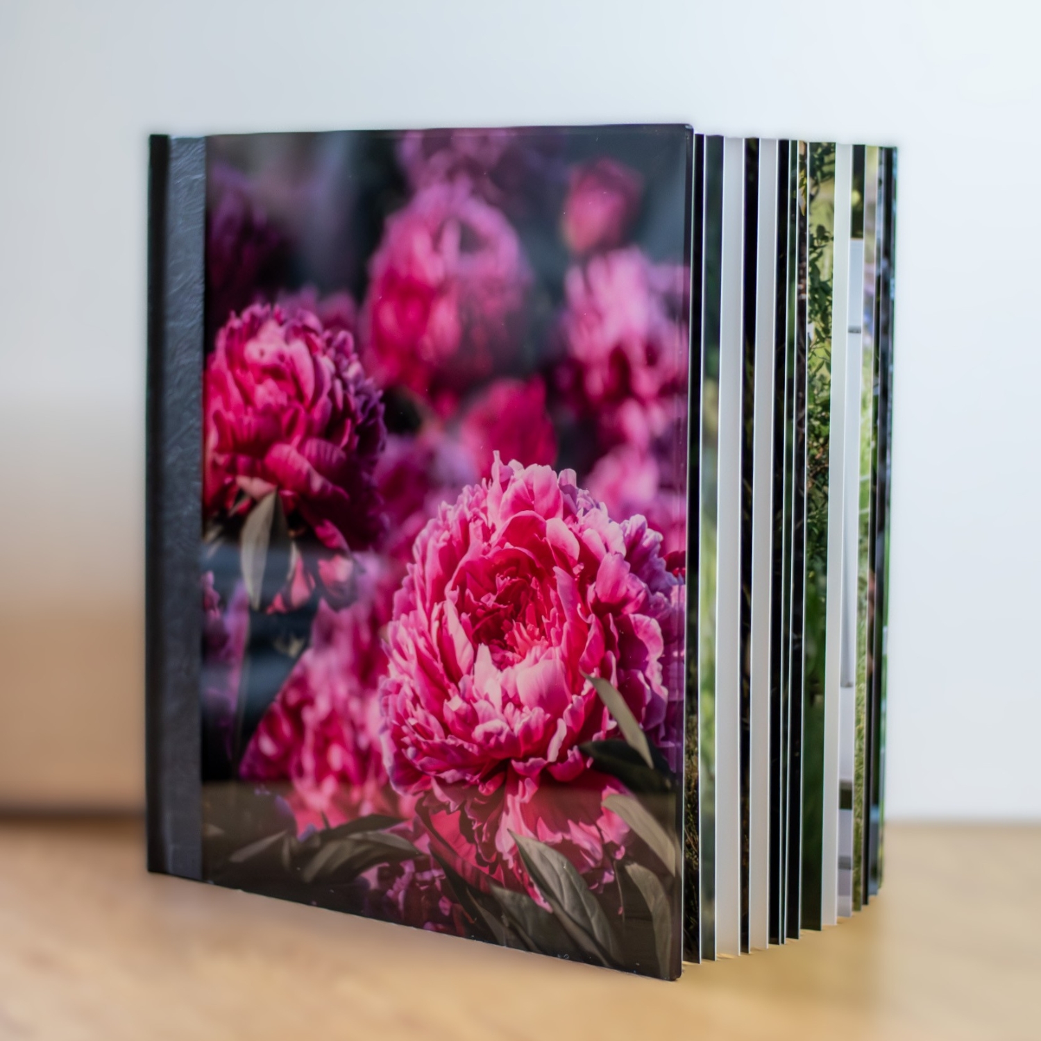 Delux fotolbumas akrilas + juoda oda, 21x21 formatas