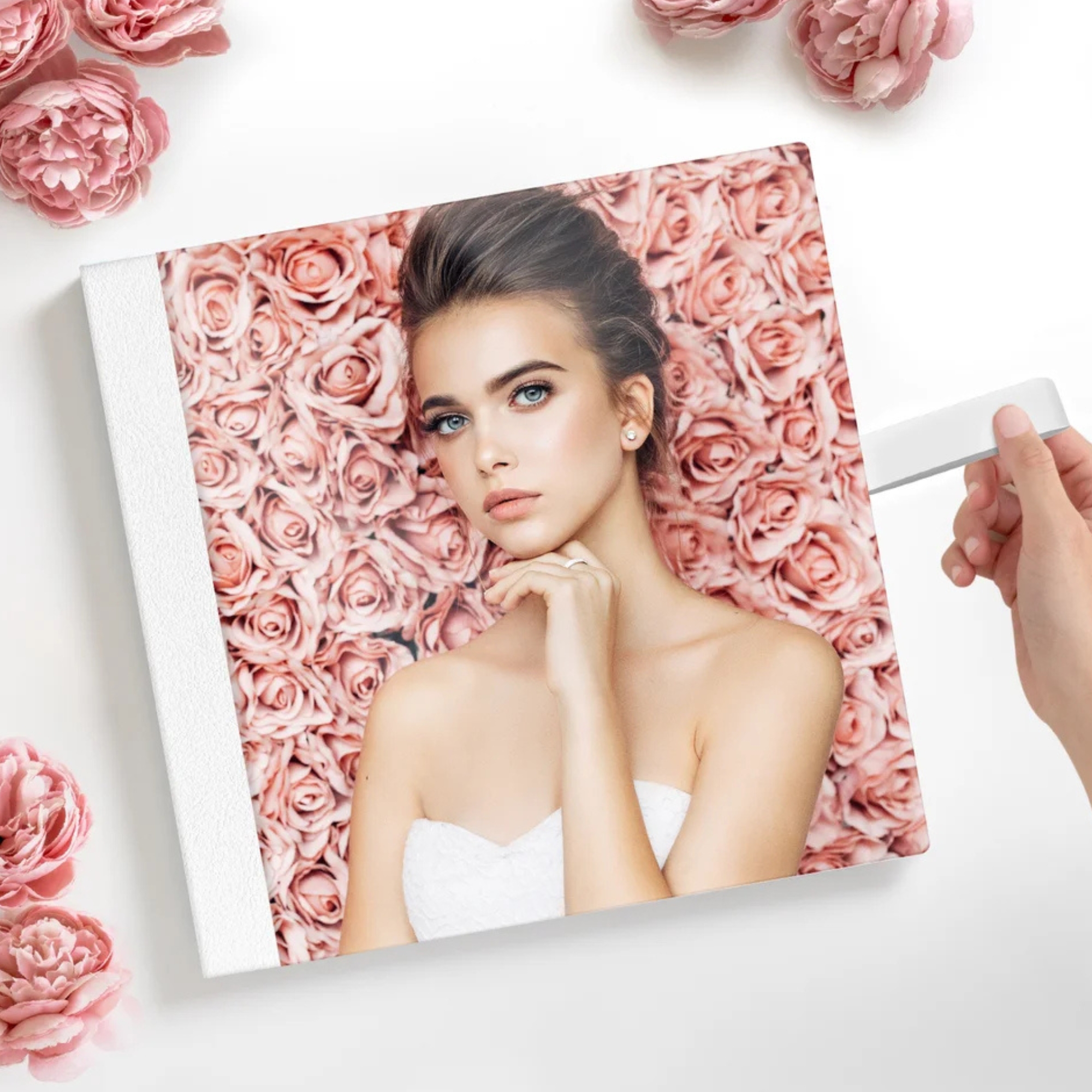 Prabangi rankų darbo dovanų dėžutė, akrilas + balta oda, formatas 21x21