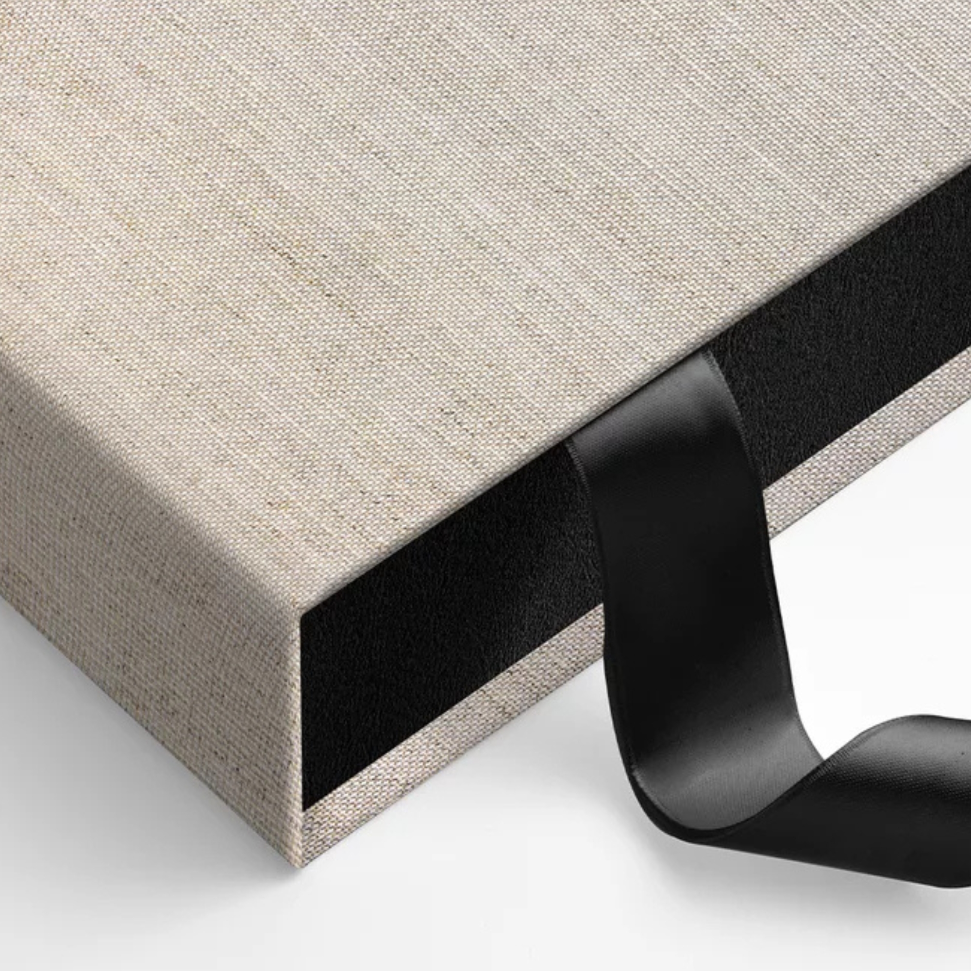 Prabangi rankų darbo dovanų dėžutė, linas + juoda oda, formatas 21x21