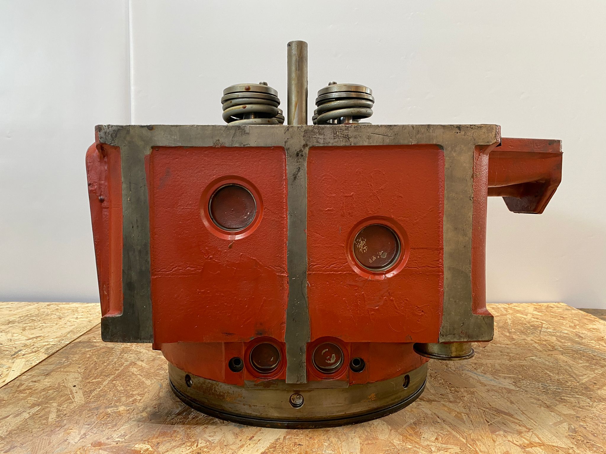 Cylinder Head Wärtsila 32  -  Complete (RECONDITIONATED)  