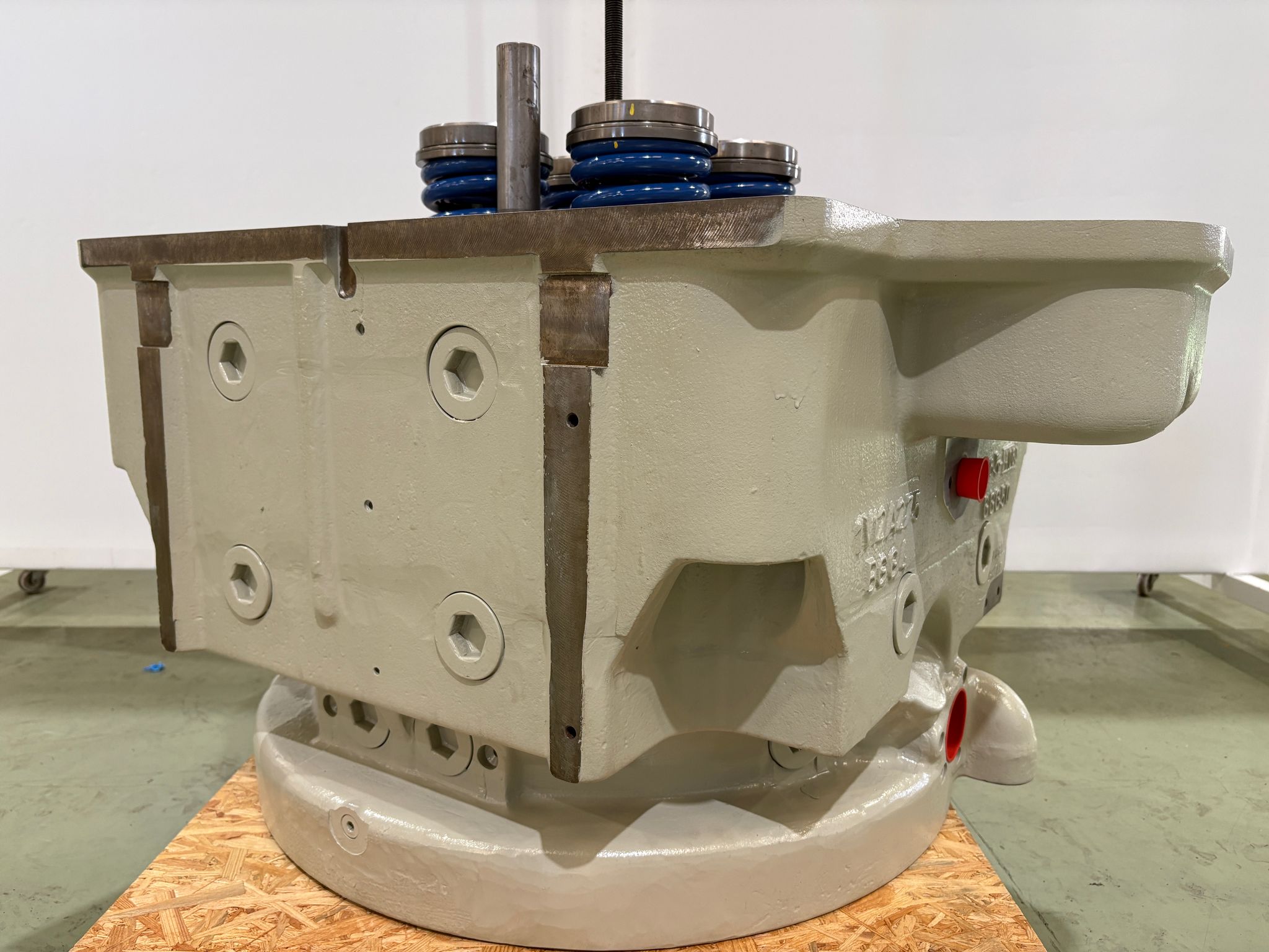 Cylinder Head Wärtsila 46 - Complete (RECONDITIONATED)