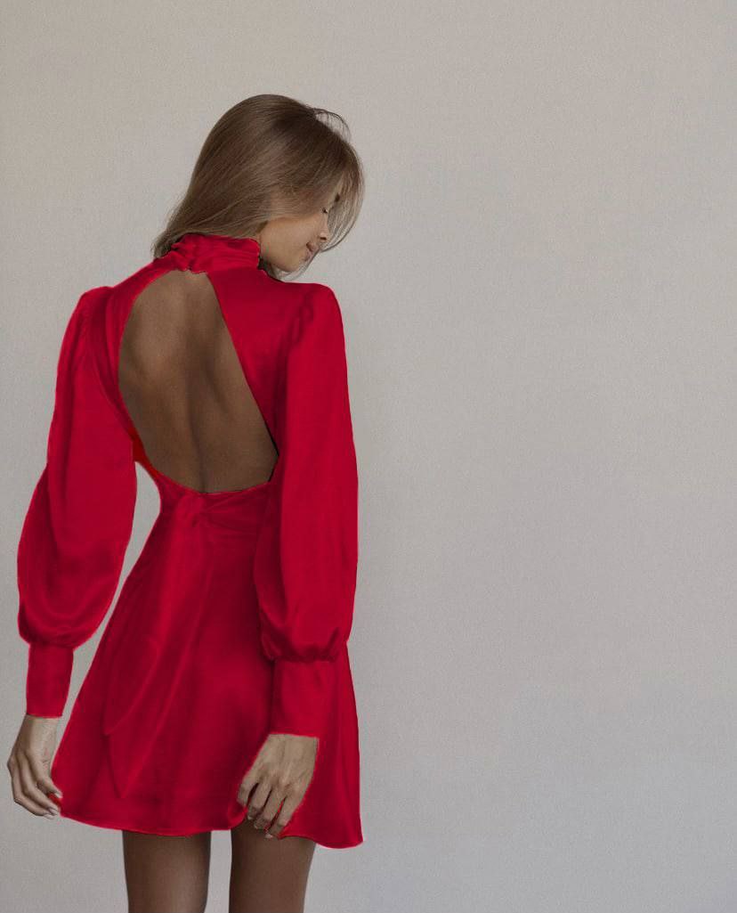 Raudona Armani šilko suknelė