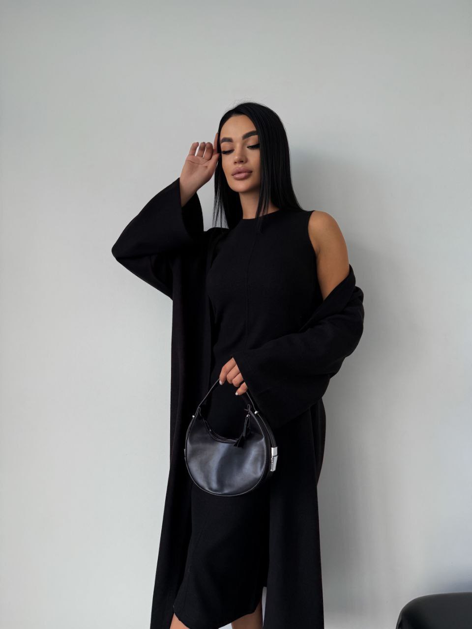 Juodas dviejų dalių kostiumėlis - suknelė ir kardiganas