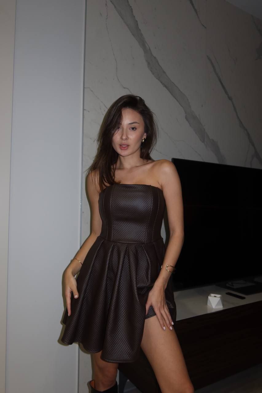 Šokoladinė eko odos suknelė