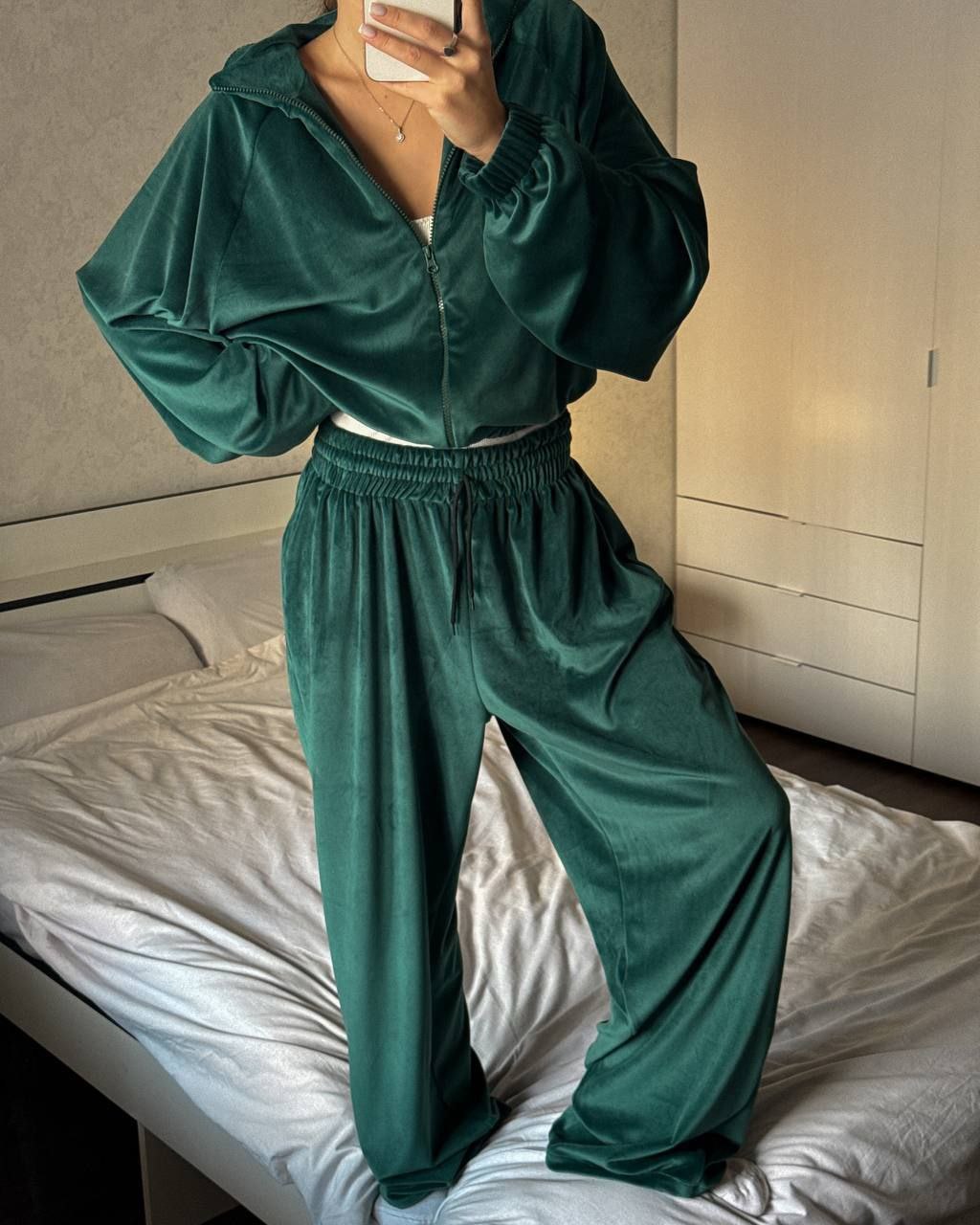 Žalias oversize stiliaus laisvalaikio kostiumėlis