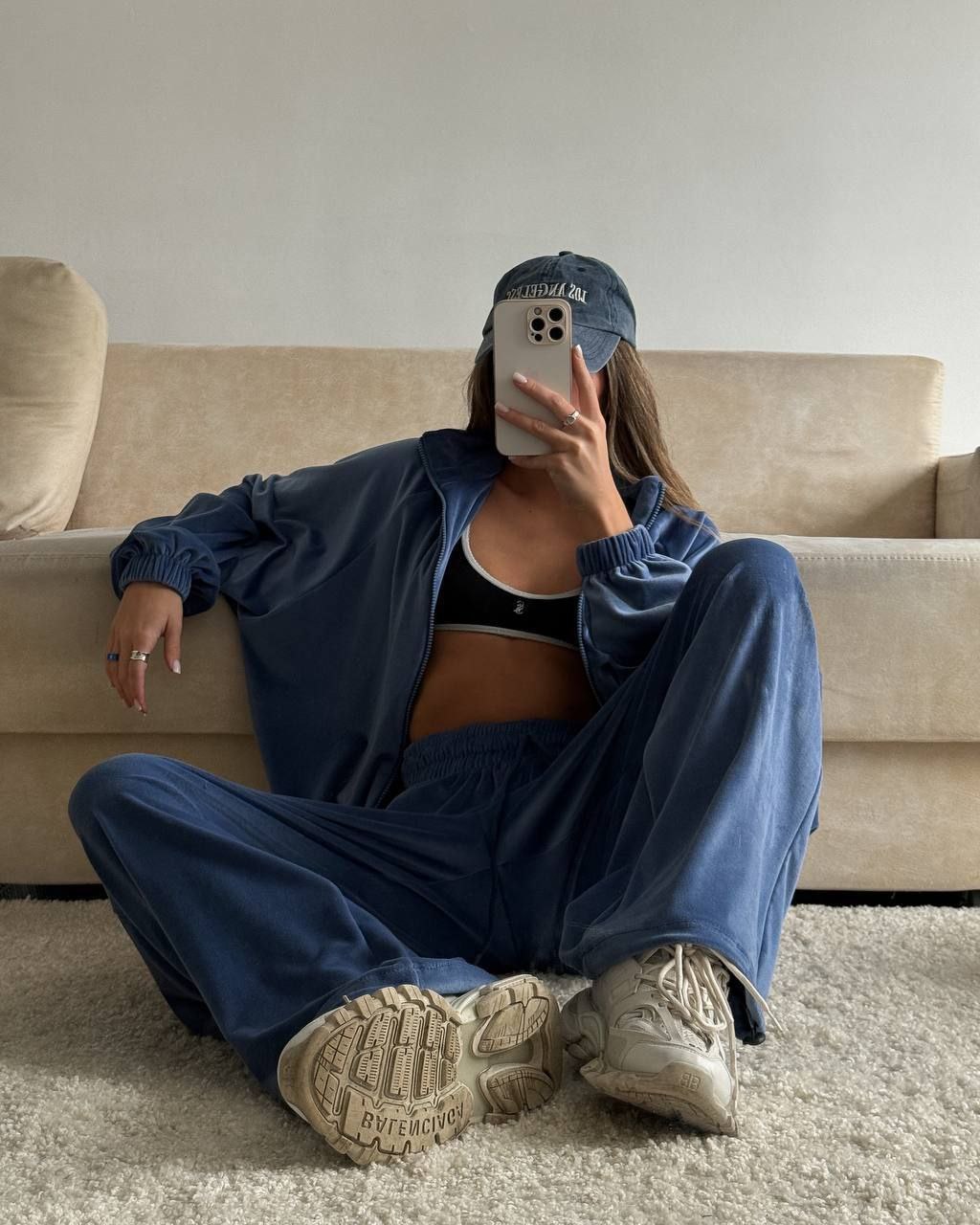 Mėlynas oversize stiliaus laisvalaikio kostiumėlis