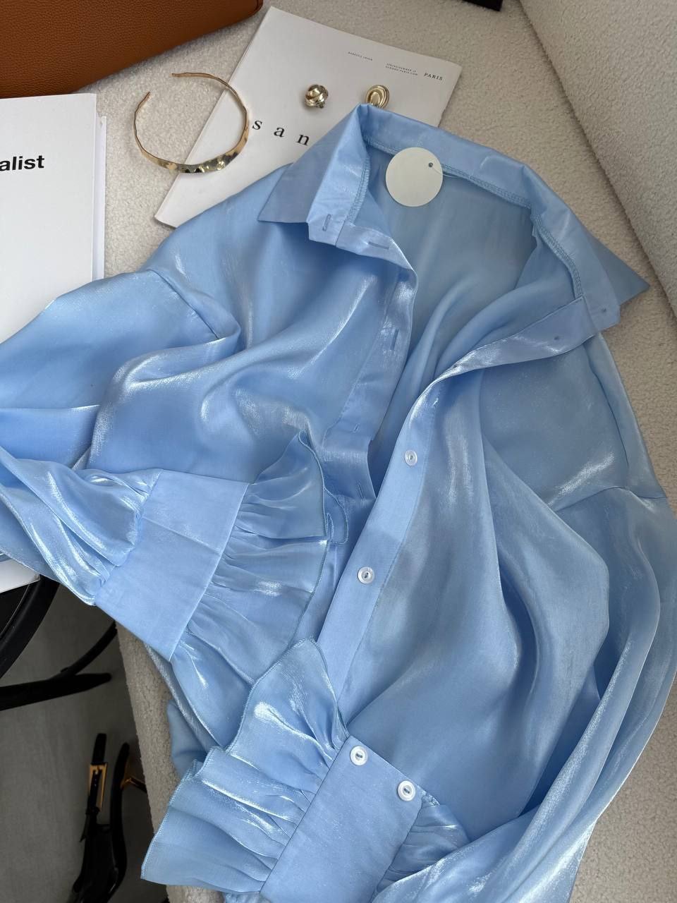 Šviesiai mėlynos spalvos marškiniai