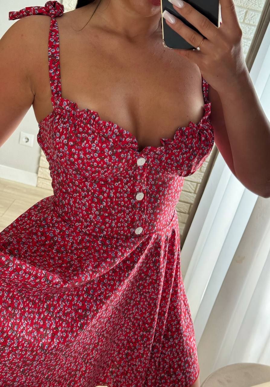 Raudona marga suknelė 