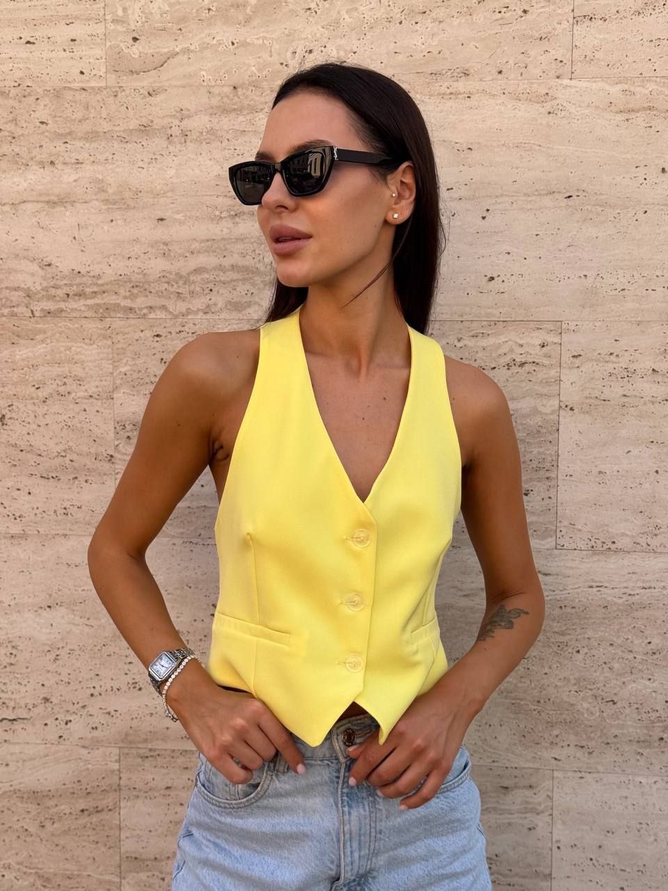 Geltonos spalvos liemenė