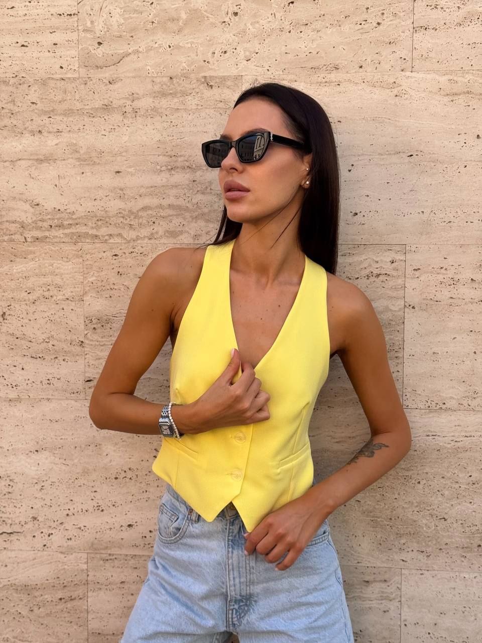 Geltonos spalvos liemenė