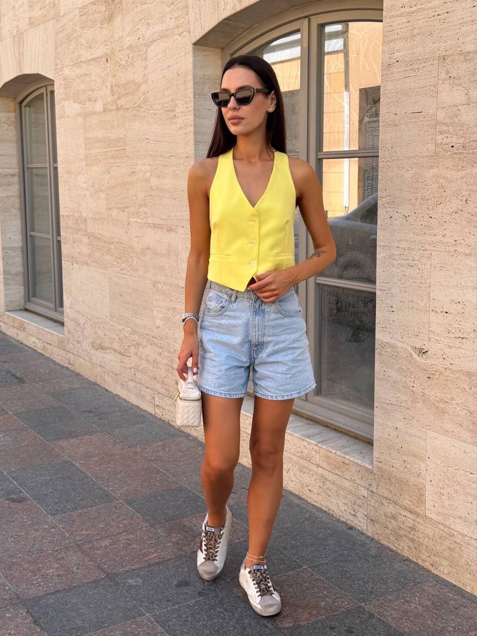 Geltonos spalvos liemenė