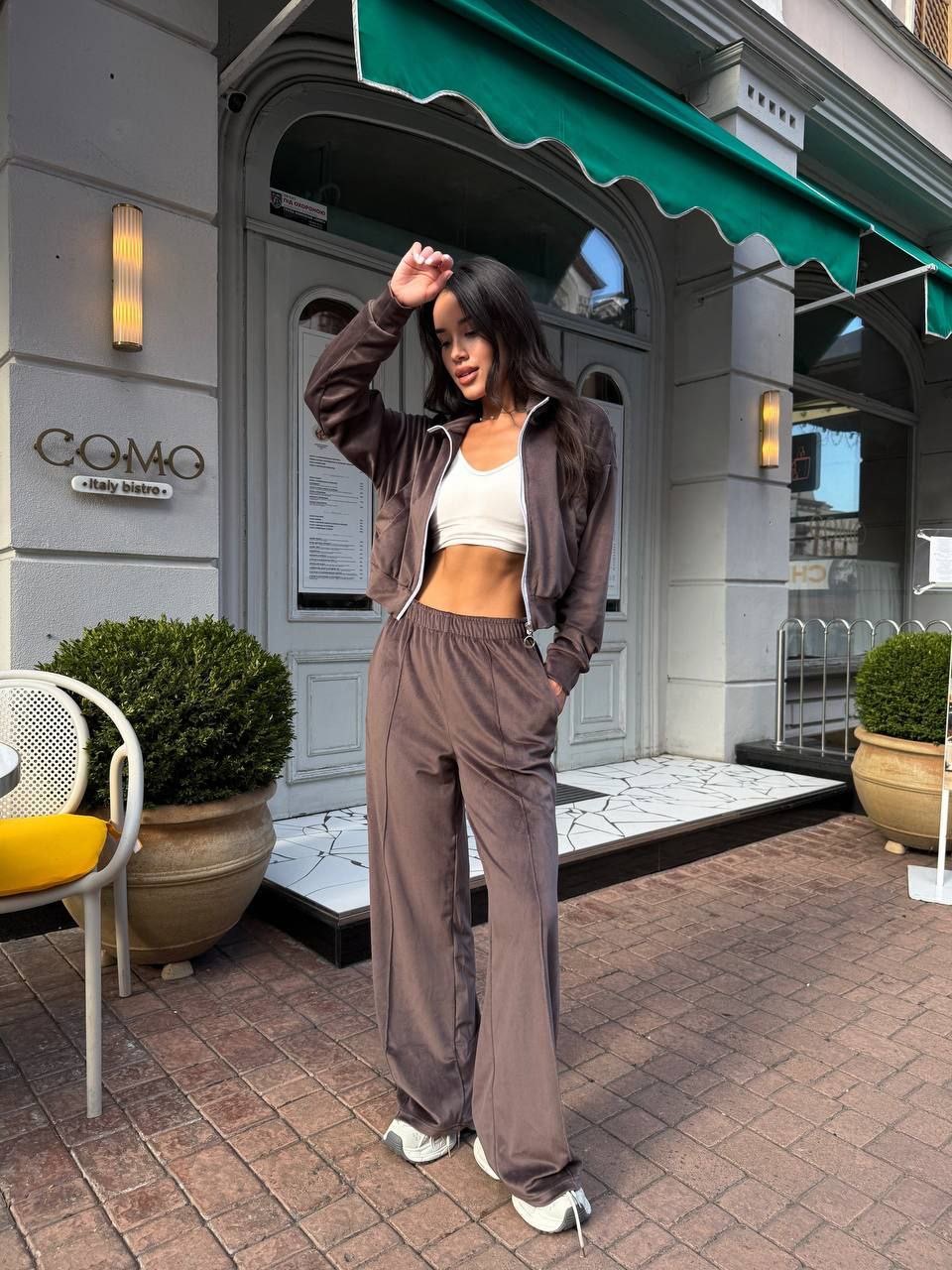 Veliūrinis laisvalaikio kostiumėlis “Comfi”