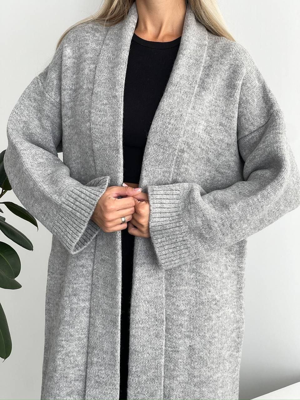 Pilkos spalvos kardiganas su vilna