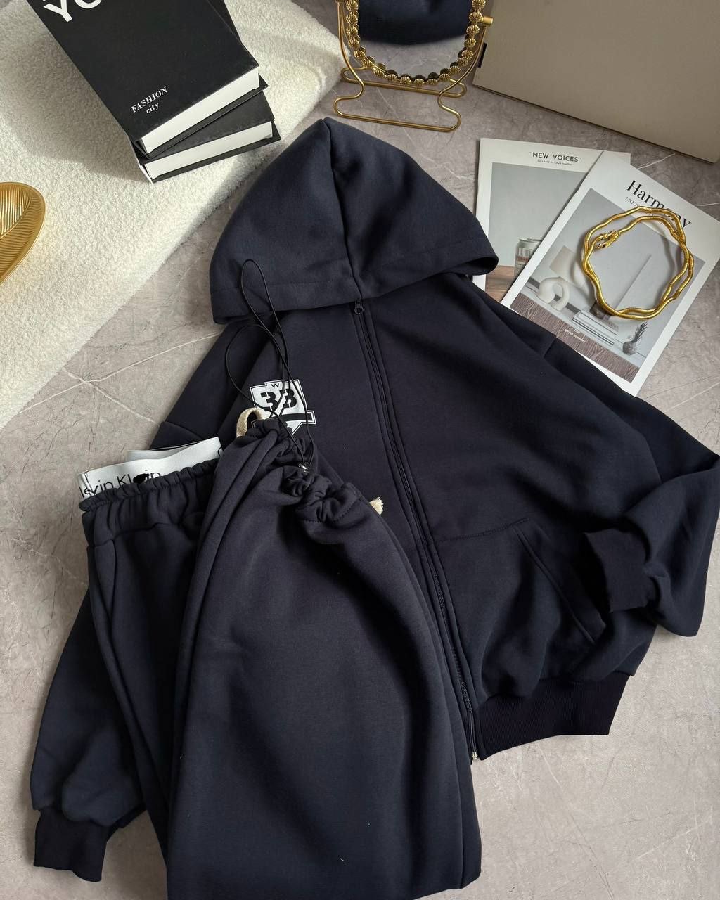 Laisvalaikio kostiumas “Three”