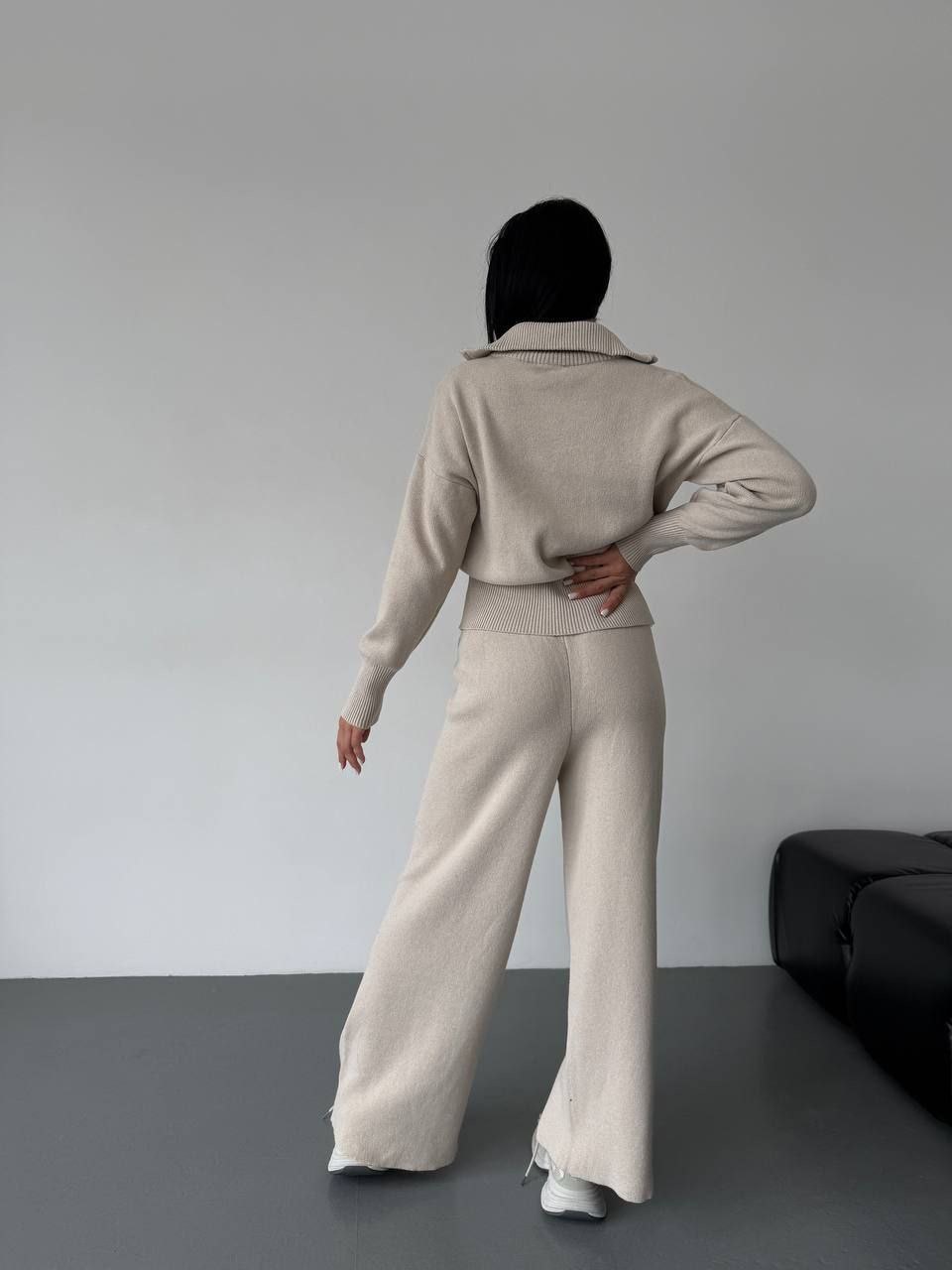 Laisvalaikio kostiumėlis “Mona”